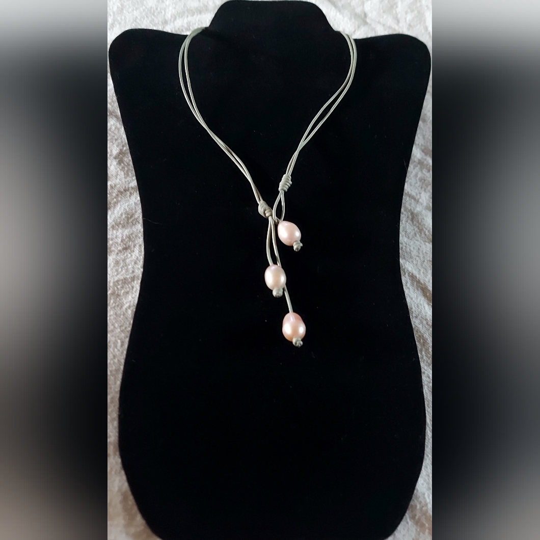 Handmade Light Pink Pearl And Light Grey Leather 2-Way Necklace 20$